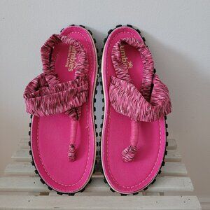 LIKE NEW!!! Gumbies Upcycled Slingback Summer Sandals in Hot Pink-Size 37